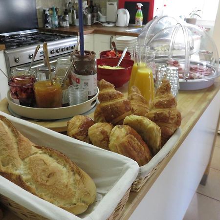 Au Grand Bonheur Bed and Breakfast Besseges Exteriör bild