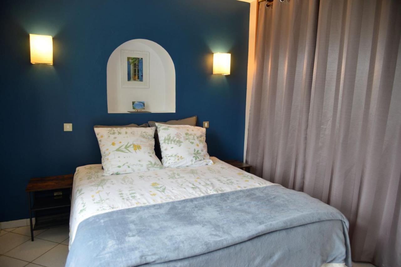 Au Grand Bonheur Bed and Breakfast Besseges Exteriör bild