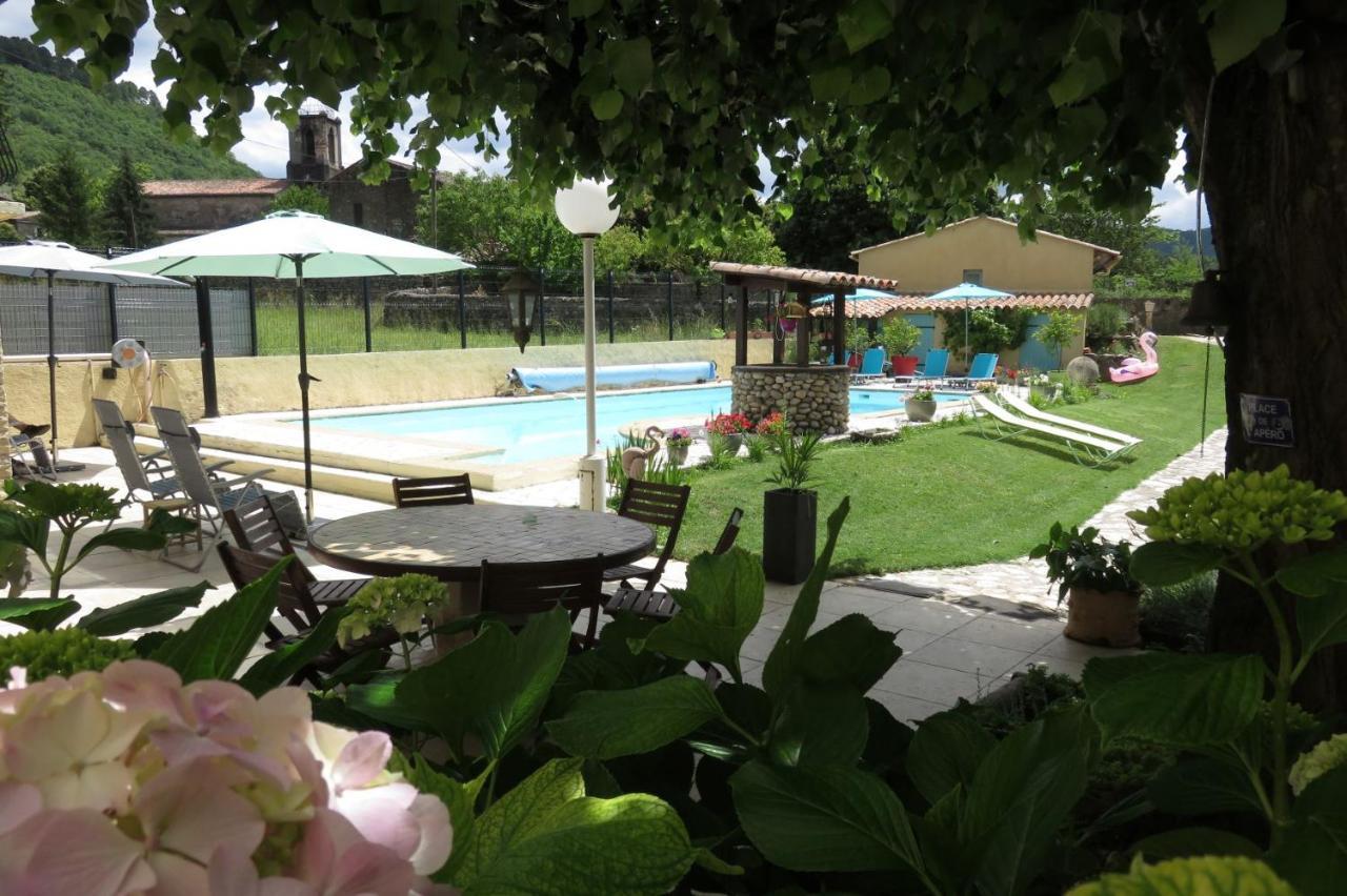 Au Grand Bonheur Bed and Breakfast Besseges Exteriör bild
