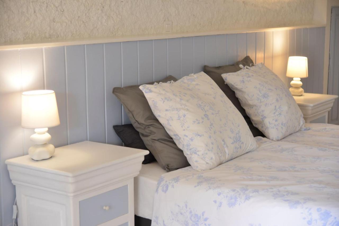 Au Grand Bonheur Bed and Breakfast Besseges Exteriör bild