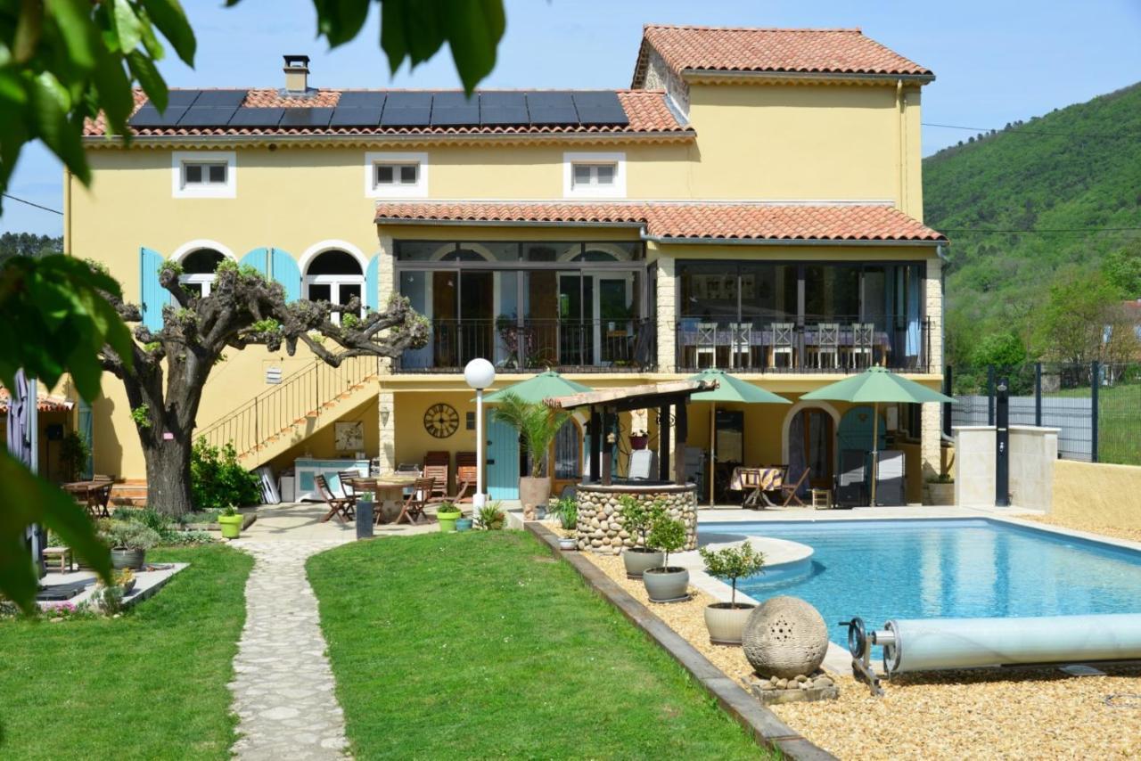 Au Grand Bonheur Bed and Breakfast Besseges Exteriör bild
