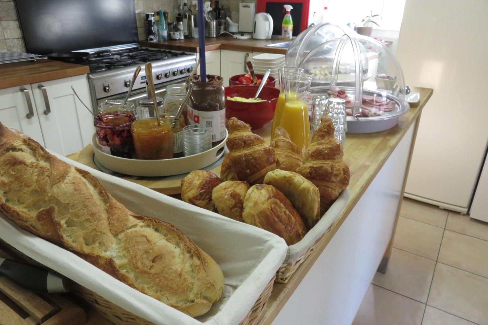 Au Grand Bonheur Bed and Breakfast Besseges Exteriör bild