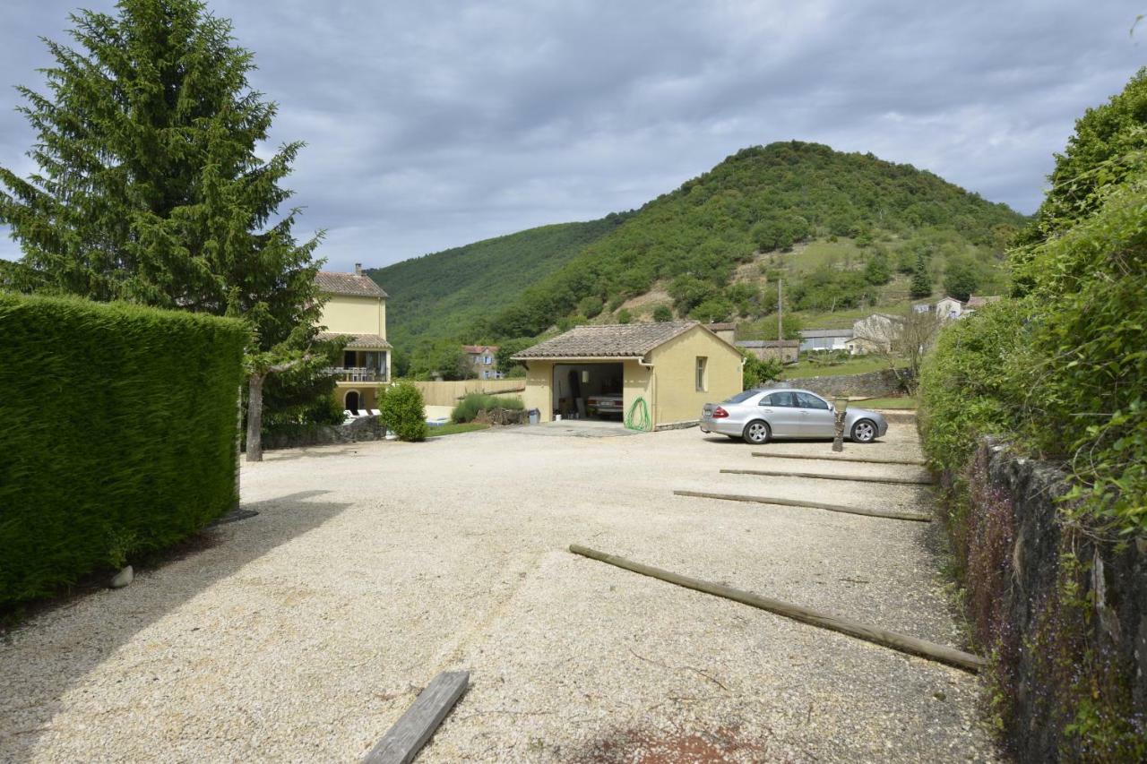 Au Grand Bonheur Bed and Breakfast Besseges Exteriör bild